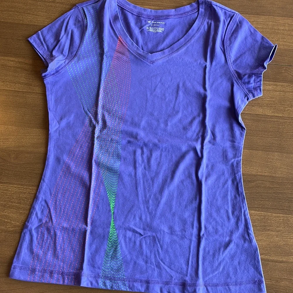 Women’s Tek Gear Workout Tees (4). - Picture 9 of 16